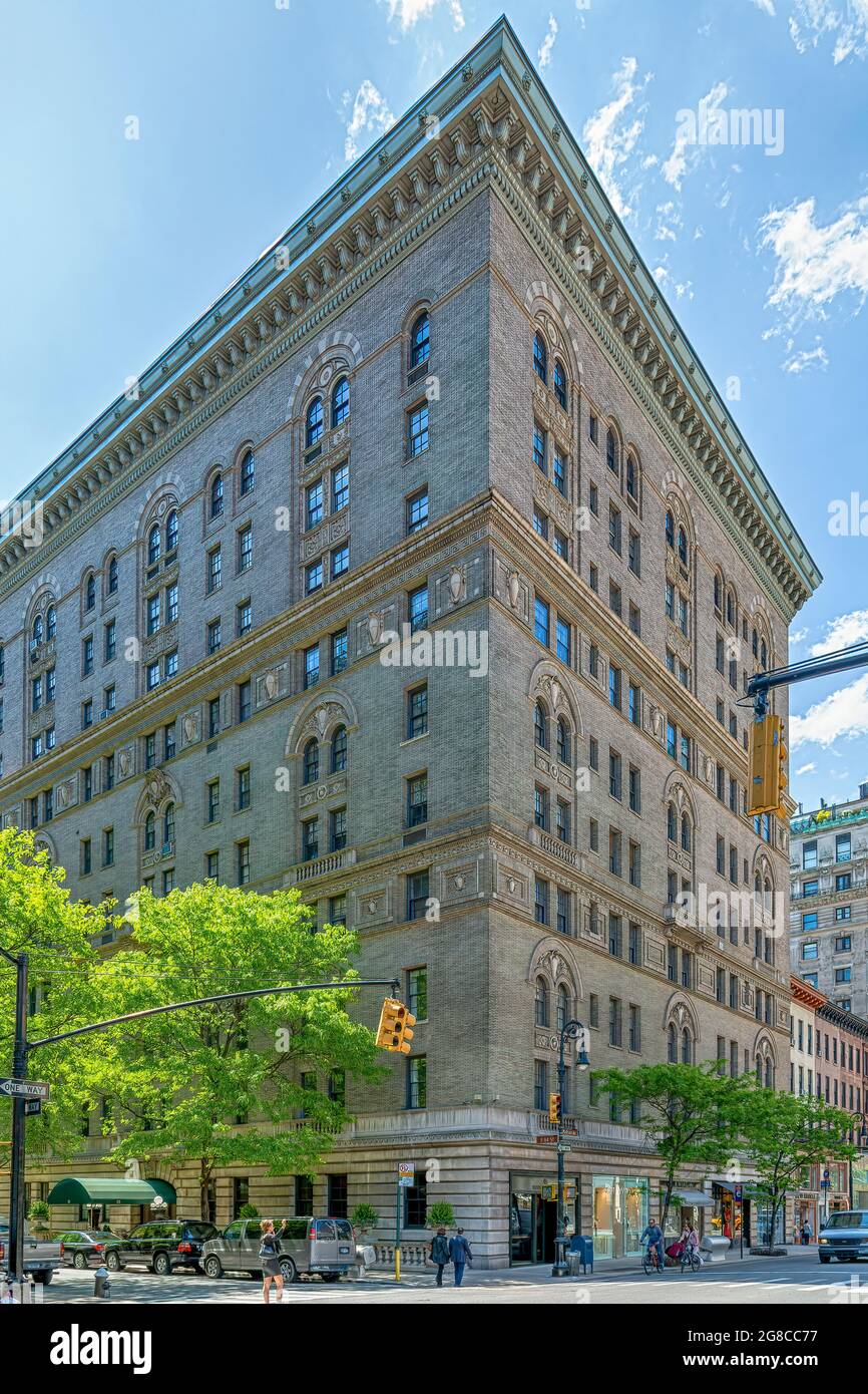 32 East 64th Street, la Verona, es parte del distrito histórico Upper East Side. Foto de stock