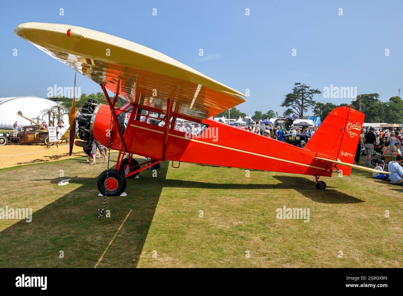 Curtiss Robin monoplano de ala alta G-BTYY en el evento Goodwood Festival of Speed, Reino Unido. Curtiss Robertson C-2 Robin construyó 1929 Foto de stock