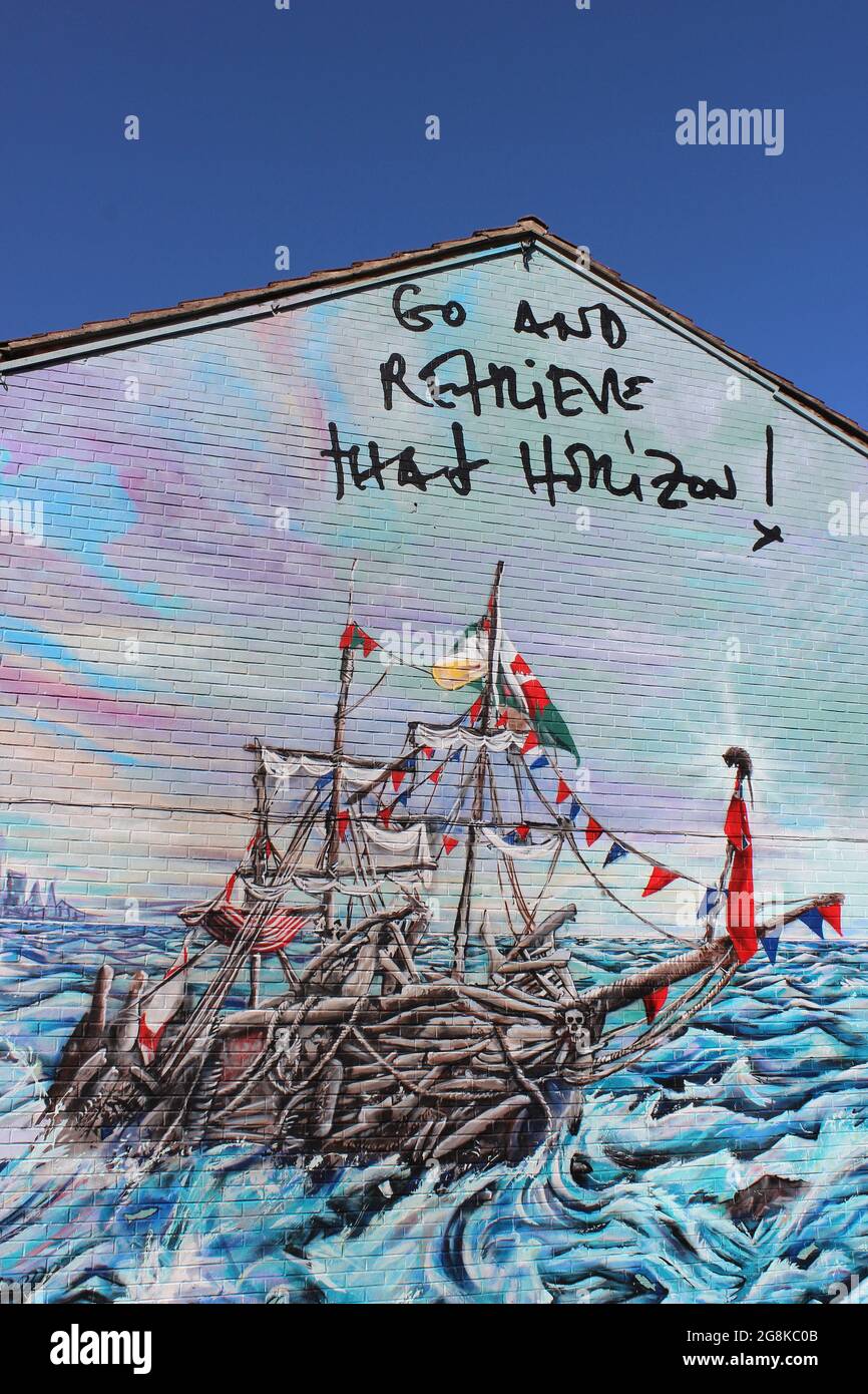 El mural de Black Pearl en New Brighton, Wirral Foto de stock