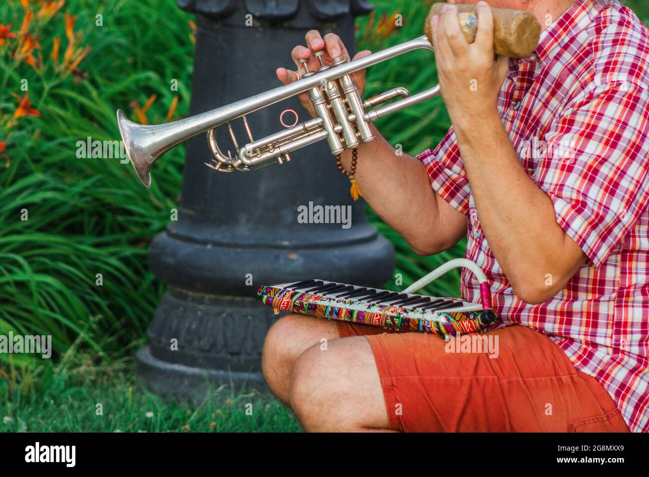 Melodica player Fotos e Imágenes de stock Alamy