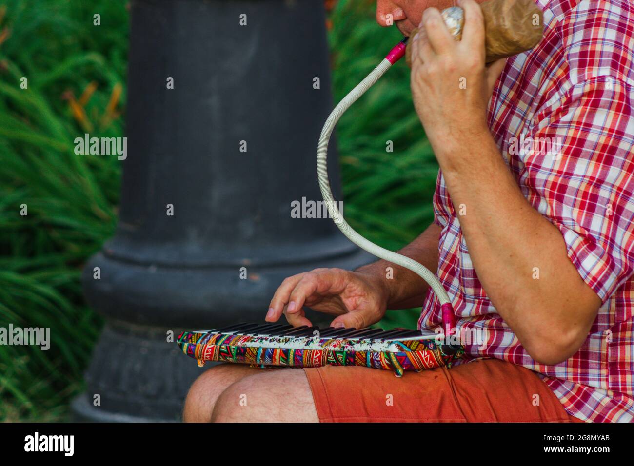 Melodica player Fotos e Imágenes de stock Alamy