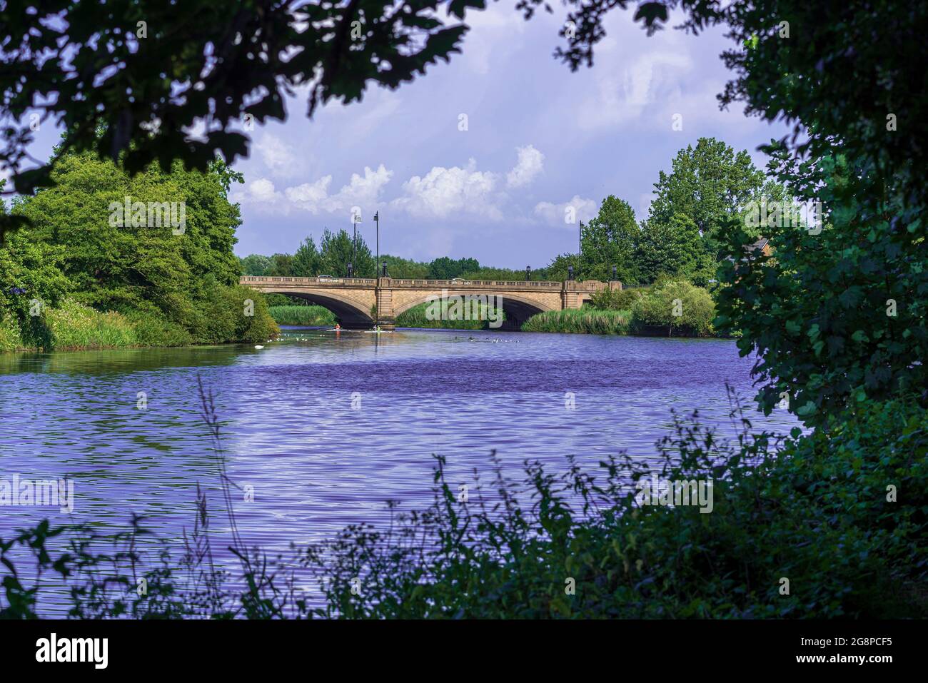El puente Kingsway sobre el río Mersey en Paddington Bank en Warrington, Foto de stock