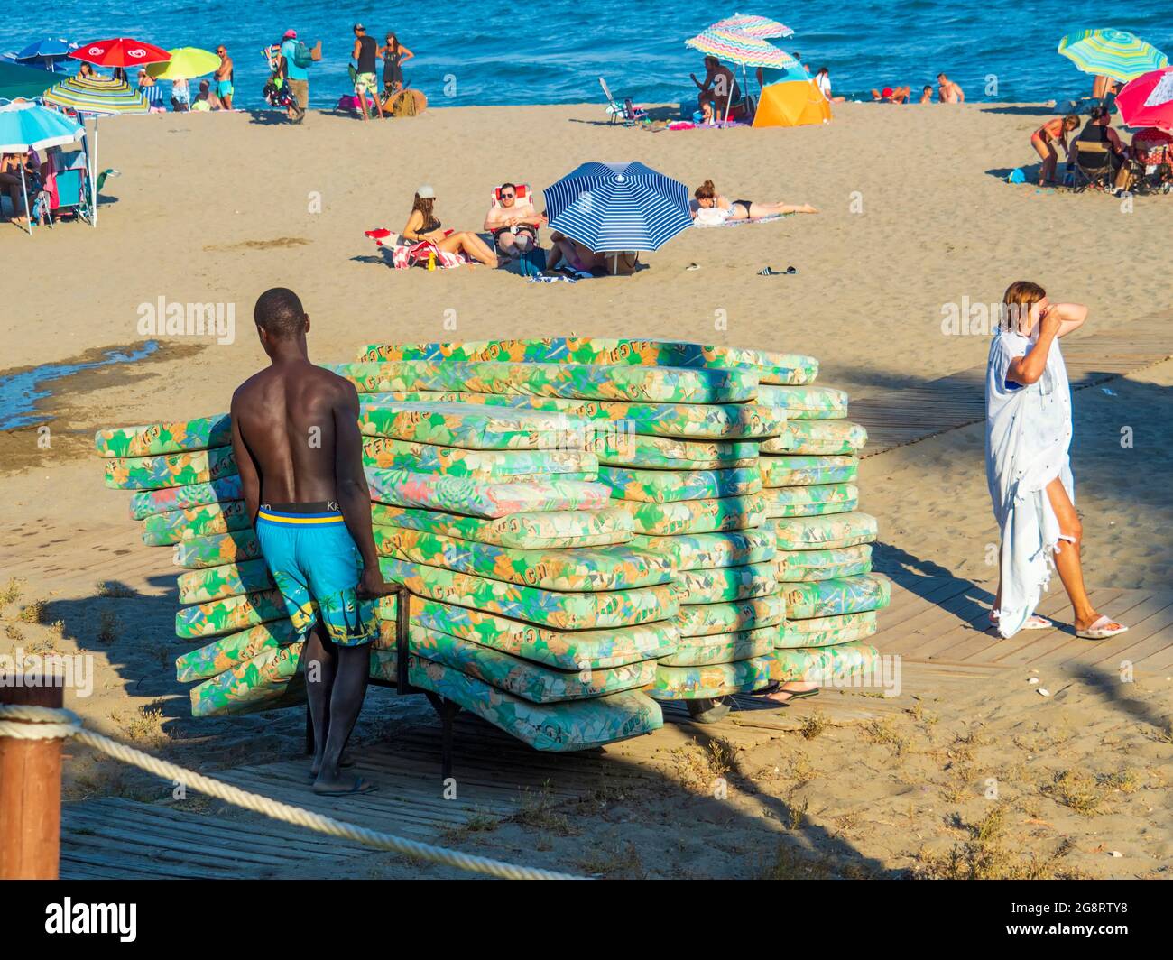Esteras de playa fotografías e imágenes de alta resolución - Alamy