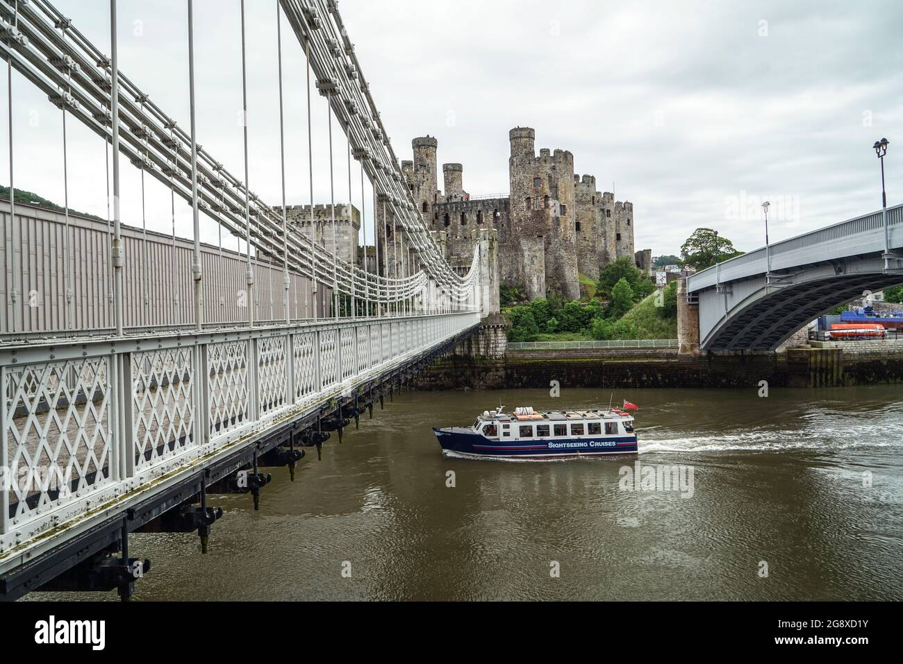 Conwy Castle y Telford's Suspension Bridge y 1958 Road Bridge 1