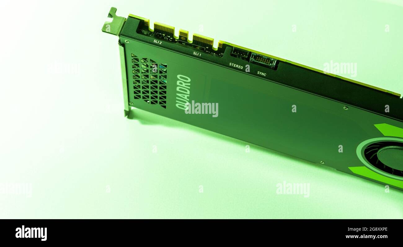 Nueva y potente tarjeta gpu de vídeo Nvidia Quadro RTX con conexión para  conexiones estéreo y sincronizadas con puertos SLI informáticos de ai dual  Fotografía de stock - Alamy