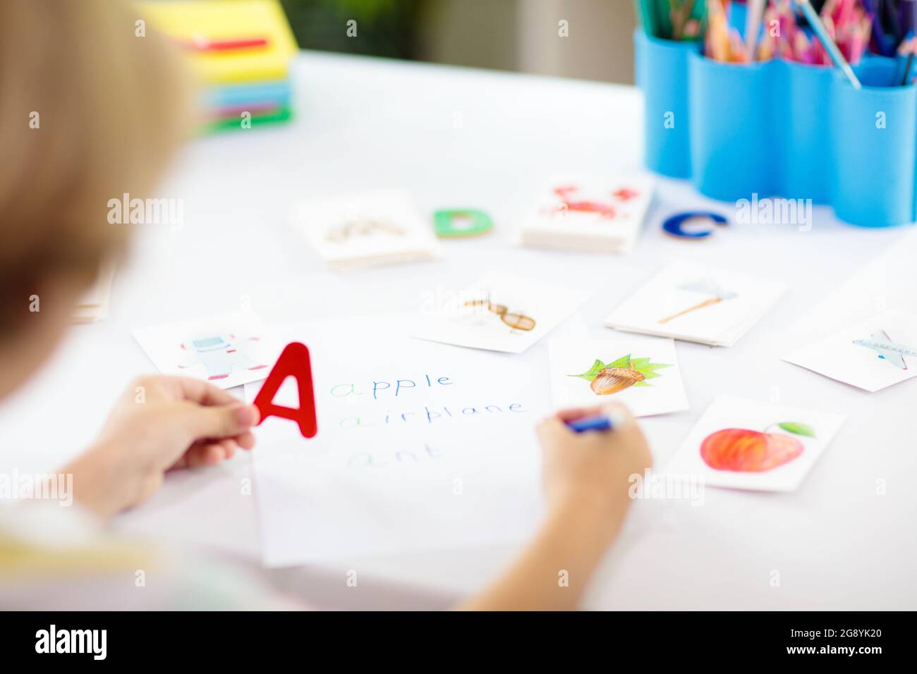 Las tarjetas Flash Alfabeto A-Z Niños Niños pequeños aprendizaje educativo Pre Escolar 