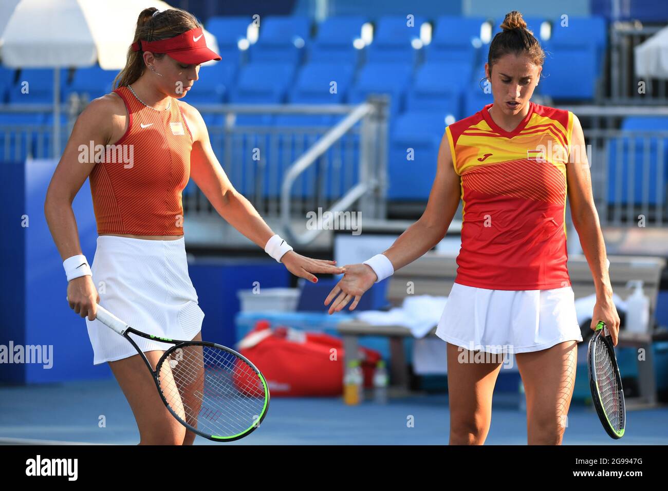 Juegos Olímpicos de Tokio 2020 - Tenis - Dobles de Mujeres - Ronda 1 - Parque de Tenis Ariake - Tokio, Japón - 25 de julio de 2021. Paula Badosa de España