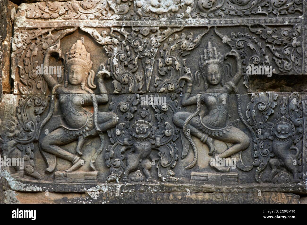 Sudeste de Asia, Camboya, provincia de Siem Reap, Angkor, Unesco Patrimonio mundial desde 1992, templo de Bayon, siglo XIII, Apsara Foto de stock