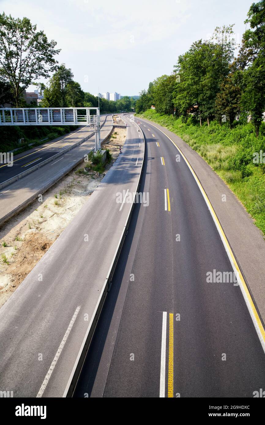 Autopista Gesperrte A52 Hoehe Essen-Bergerhausen. Der Mittelstreifen wird erneuert. Foto de stock