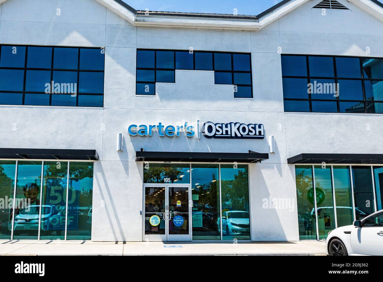 Una tienda de ropa para niños Carter's Oshkosh en la zona Arcade de Sacramento California, Estados Unidos de - Alamy