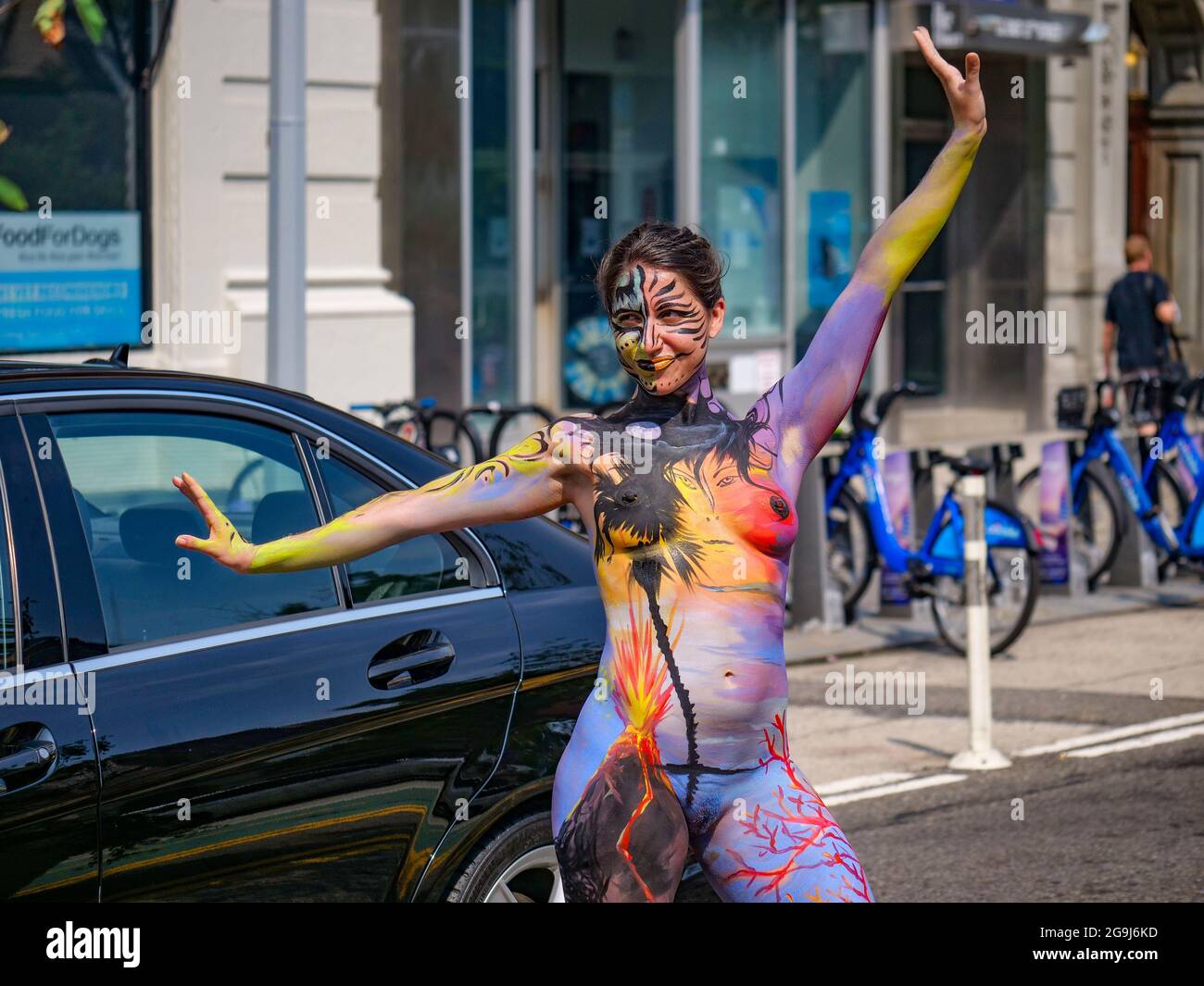 Nyc bodypainting day fotografías e imágenes de alta resolución Alamy