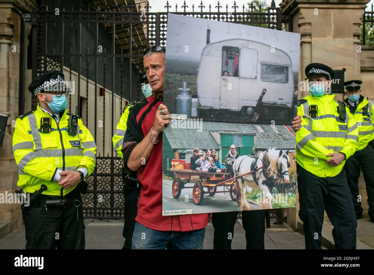 Los ocupantes ilegales y los viajeros en contra de Policing Bill protestan en Londres Foto de stock