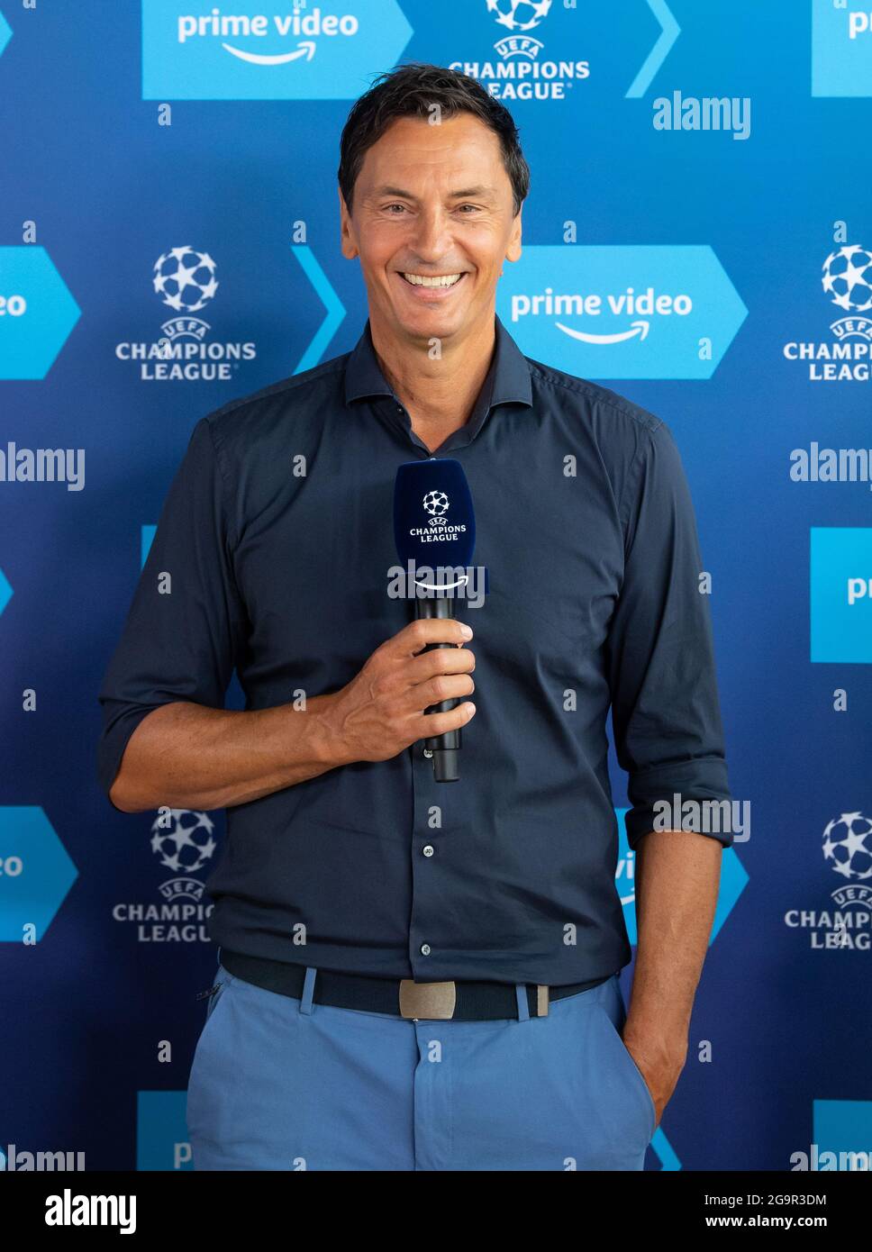 Munich, Alemania. 27th de julio de 2021. Sebastian Hellmann, presentador,  participa en una conferencia de prensa de Amazon Prime Video. Amazon  mostrará los partidos de la Champions League de la temporada 2021/22.