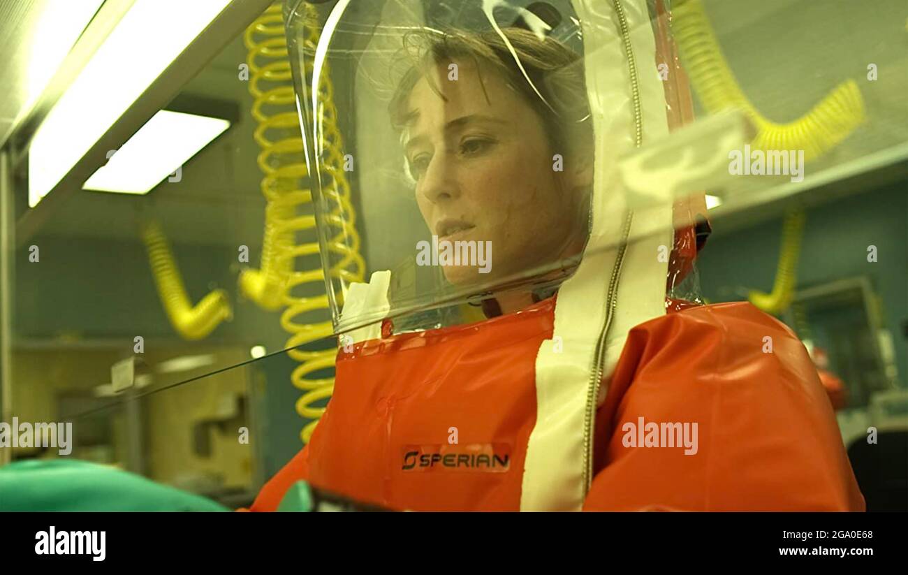 CONTAGIO 2011 Warner Bros Pictures película con Jennifer Ehle como investigador científico Dr. Ally Hextall Foto de stock