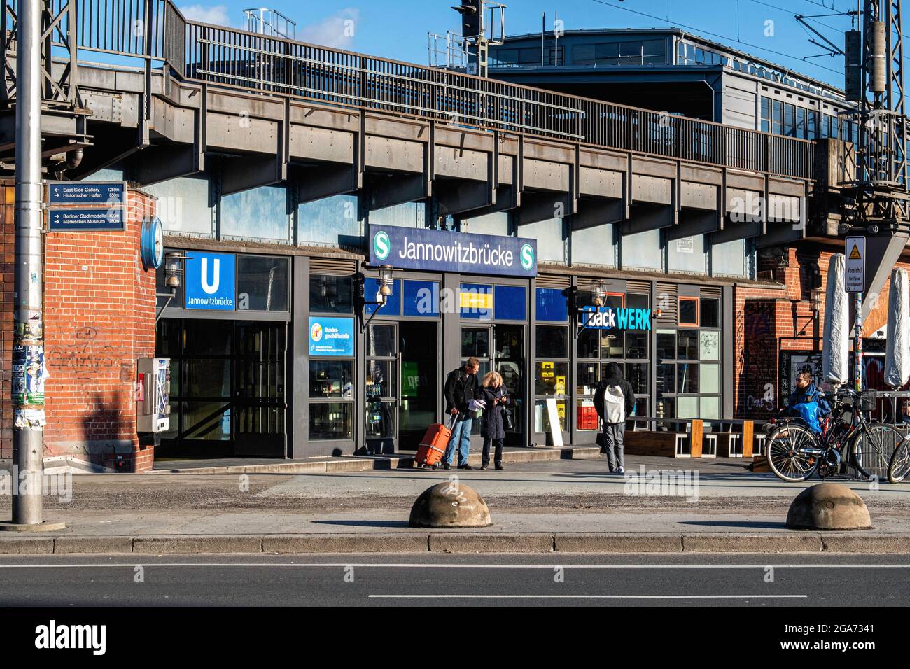 Entrada a la estación de metro UBahn de Jannowitzbrücke y a la