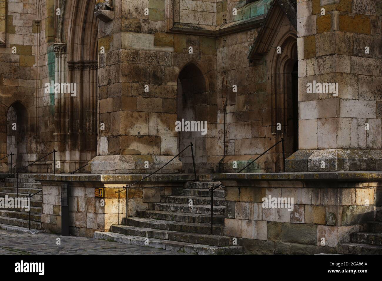 Regensburg, Dom oder Kahedrale oder Kirche mit gotischer Architektur mit alten Mauerwerk UNESCO-Weltkulturerbe, Oberpfalz, Bayern, Deutschland Foto de stock