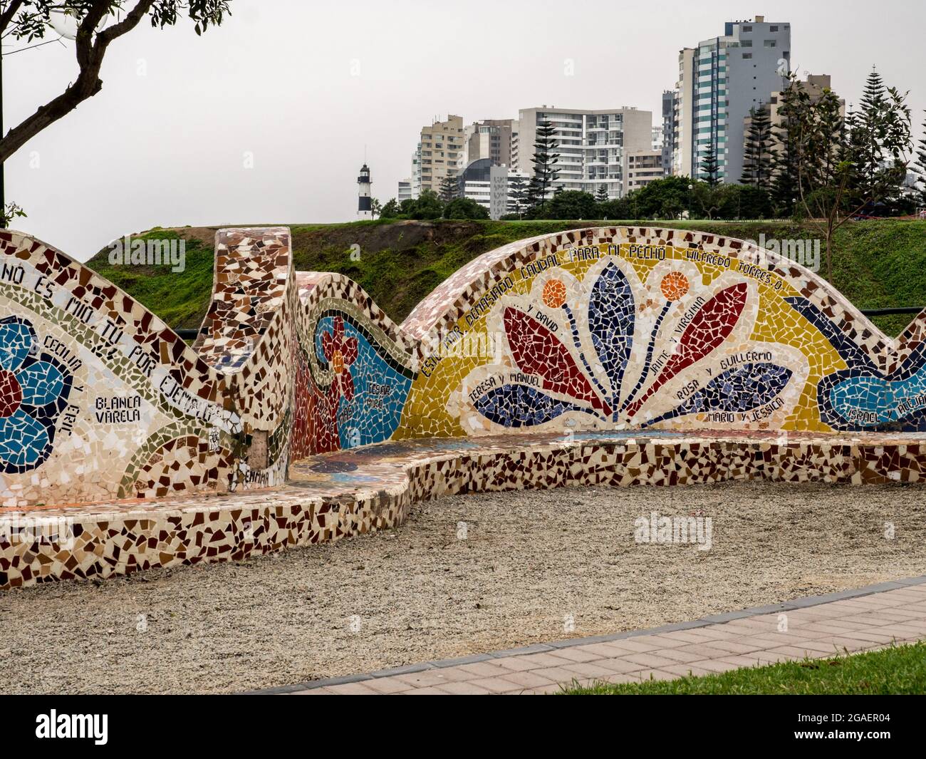 Lima, Perú - Mayo, 2016: Parque del Amor, El Parque del Amor, en la costa de Lima en el distrito de Miraflores. América del Sur Foto de stock