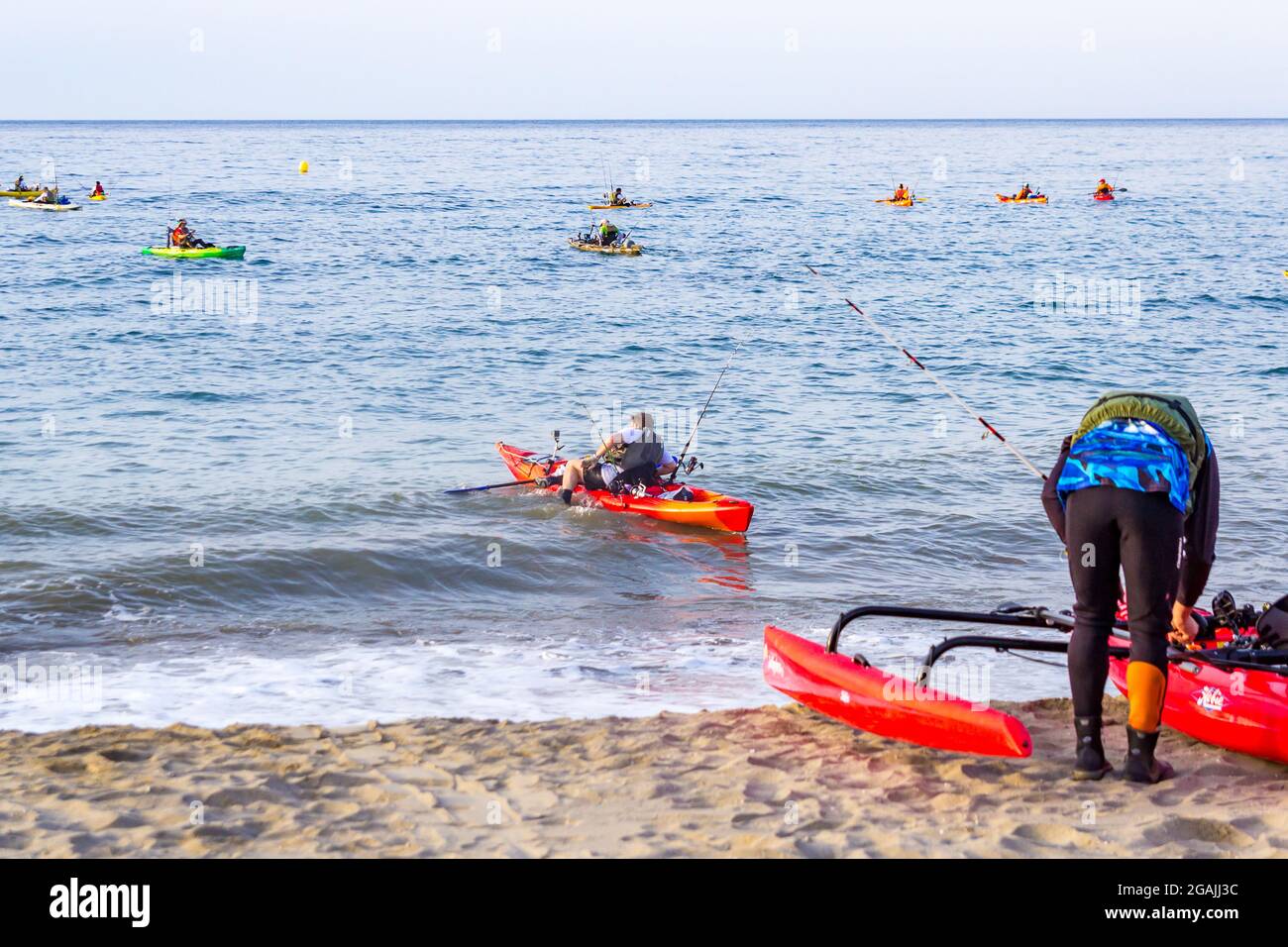 Competencia de pesca en kayak, ¿quién es el mejor pescador? España  Fotografía de stock - Alamy