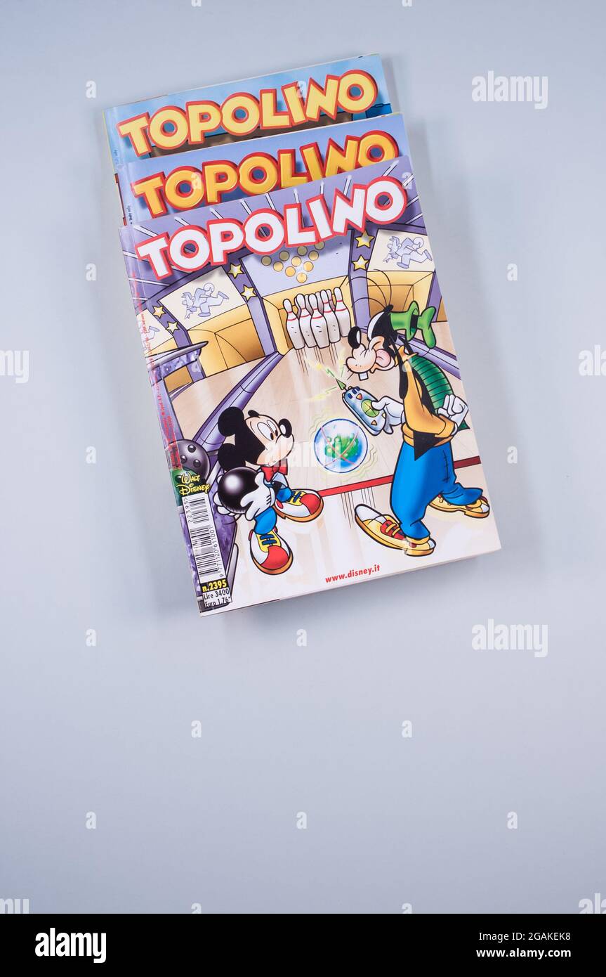 Cómic de personajes de dibujos animados de Mickey Mouse Disney - edición  italiana Fotografía de stock - Alamy