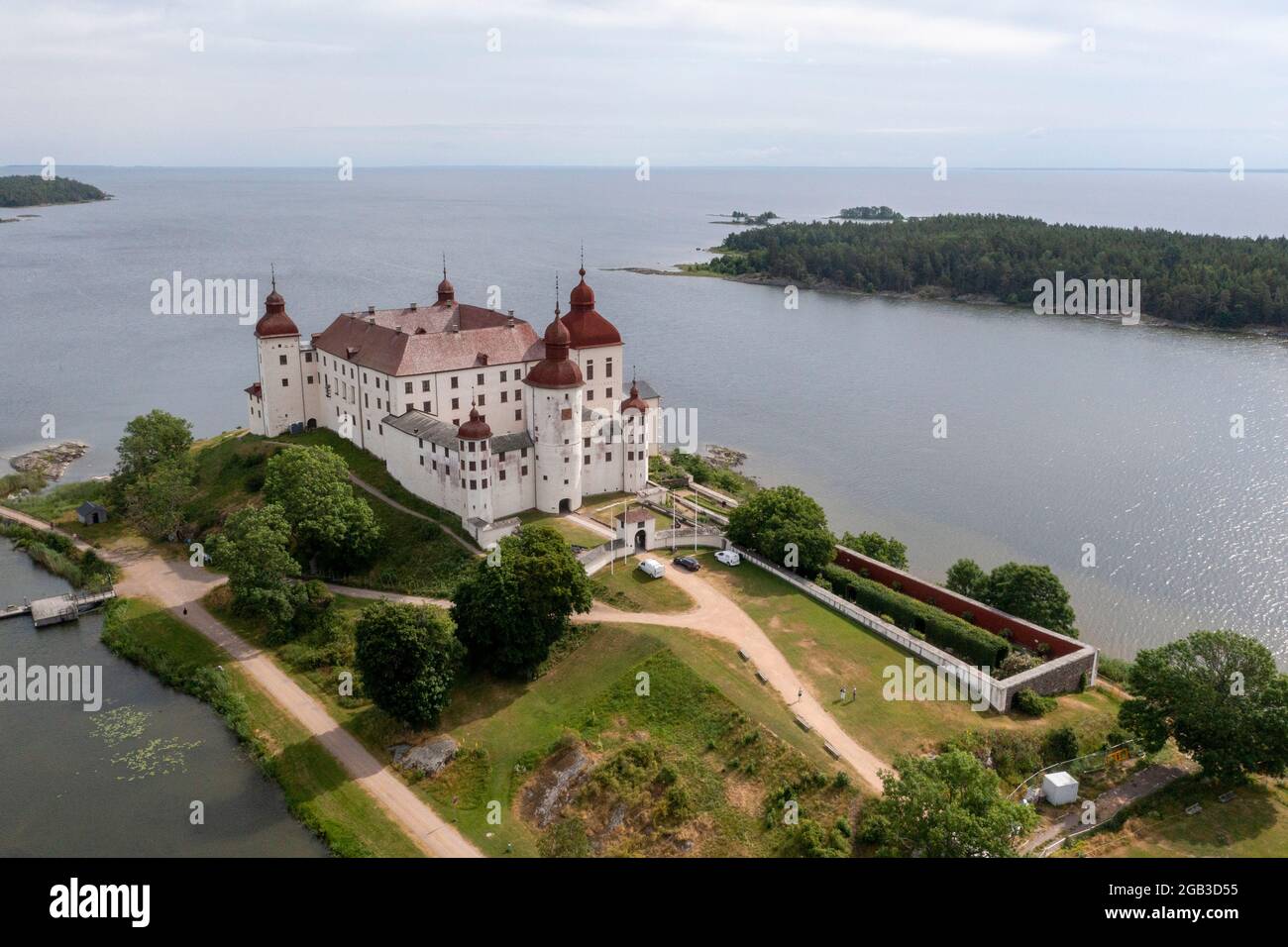 Läckö Castillo a orillas del lago Vänern. Foto de stock