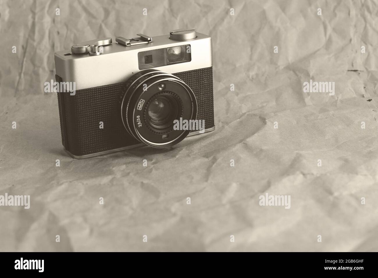  1 cámara retro con cuerda de cuero, accesorios de decoración  color blanco : Electrónica
