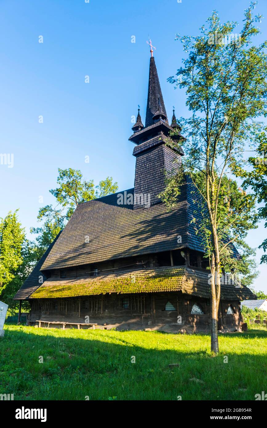 MykolayivsÊ¹ka Iglesia de madera en Sokyrnytsya, Ucrania Occidental Foto de stock