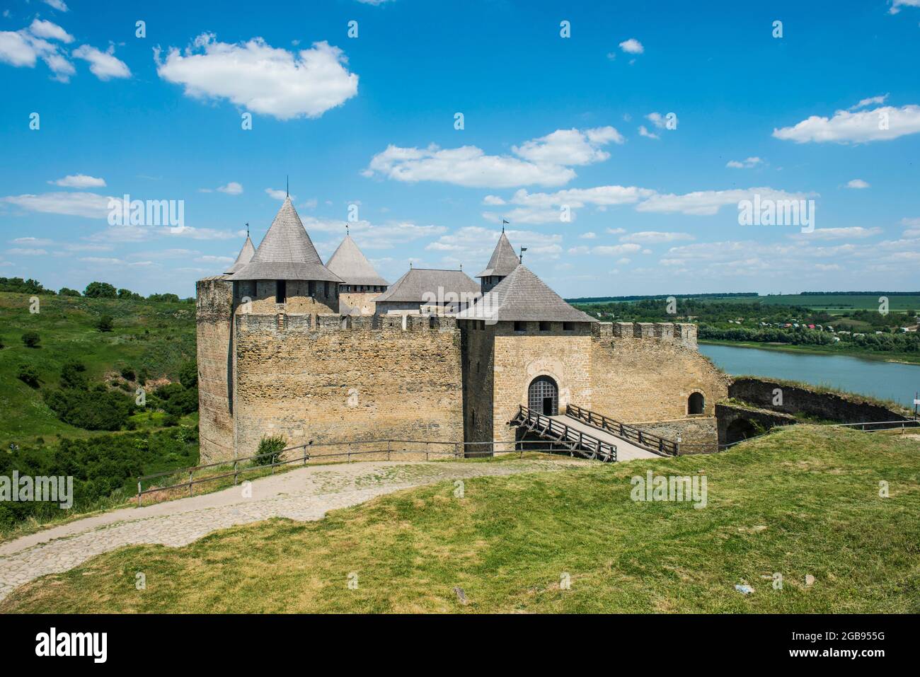 Khotyn fortaleza en las riberas del Dniéster, Ucrania Foto de stock