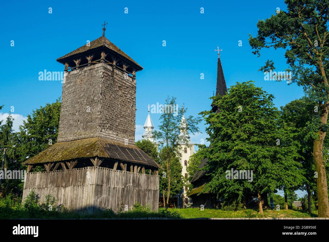 MykolayivsÊ¹ka Iglesia de madera en Sokyrnytsya, Ucrania Occidental Foto de stock