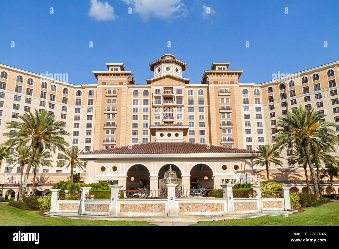 Orlando, Florida, Rosen Shingle Creek hotel, fuera de la entrada frontal del resort fuente de agua Foto de stock