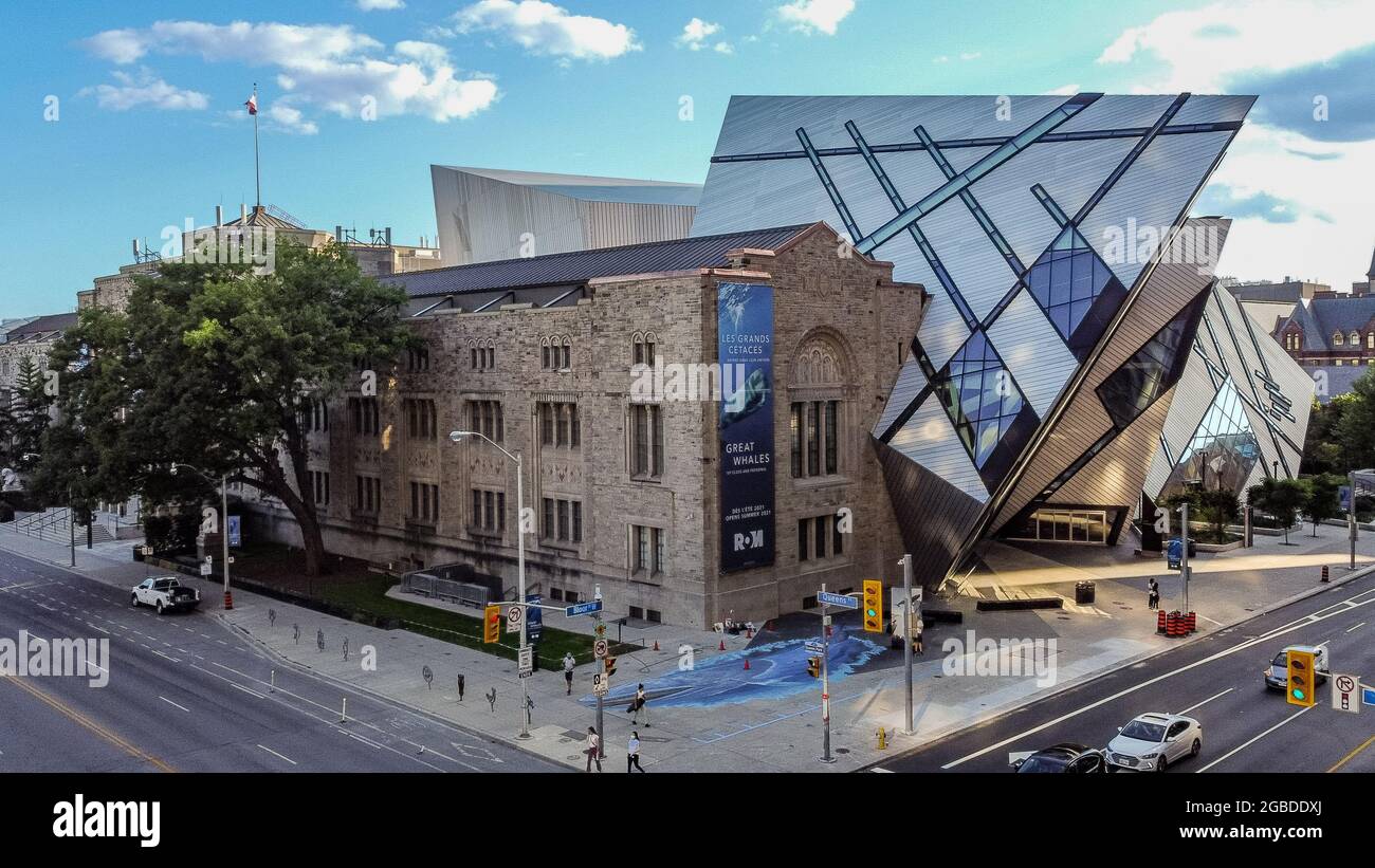 Royal Ontario Museum o ROM. Drone punto de vista famoso lugar en Toronto, Canadá Foto de stock