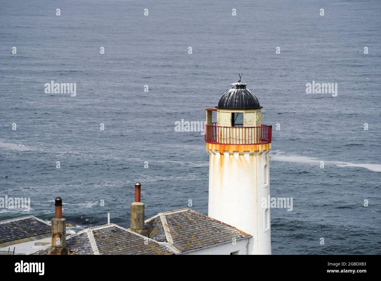 Se desutilizó el faro Low Light en la Isla de Mayo - Escocia Foto de stock