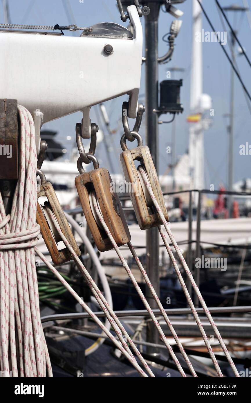 Dettagli armamento barche a vela el porto di Palma di Mallorca Foto de stock