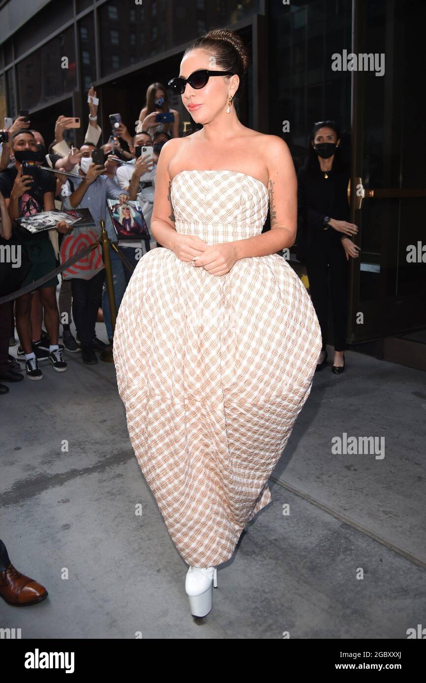 Lady gaga candids en nueva york fotografías e imágenes de alta