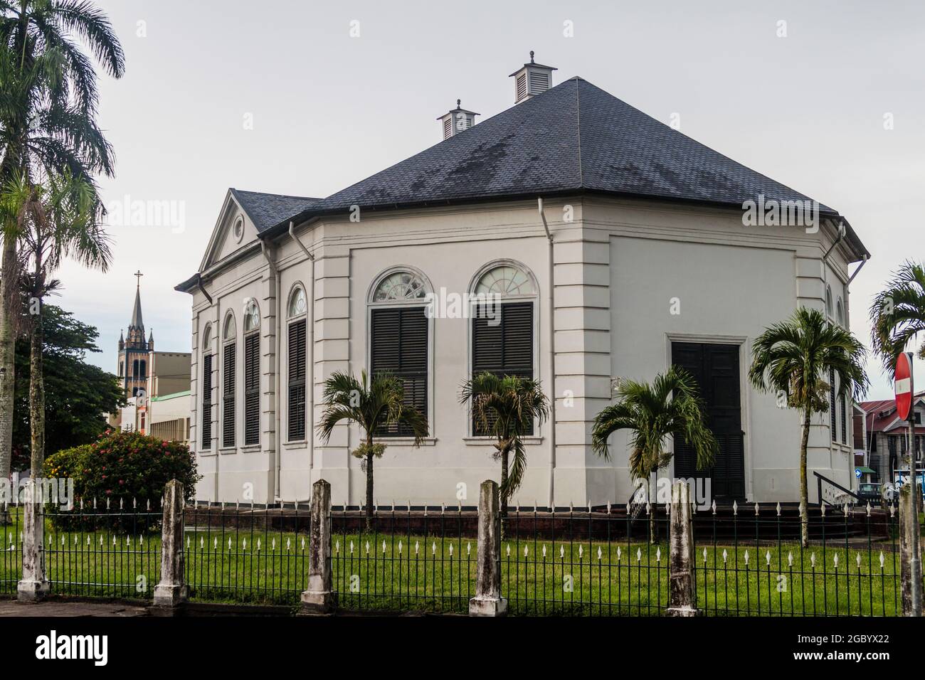 Iglesia de Centrumkerk en Paramaribo, capital de Surinam. Foto de stock