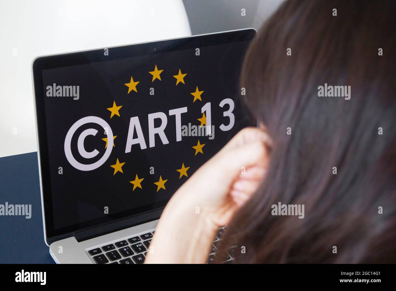 Concepto: Directiva de la UE sobre el derecho de autor en el mercado único digital o CDSM. El artículo 13 se conoce como prohibición de meme Foto de stock