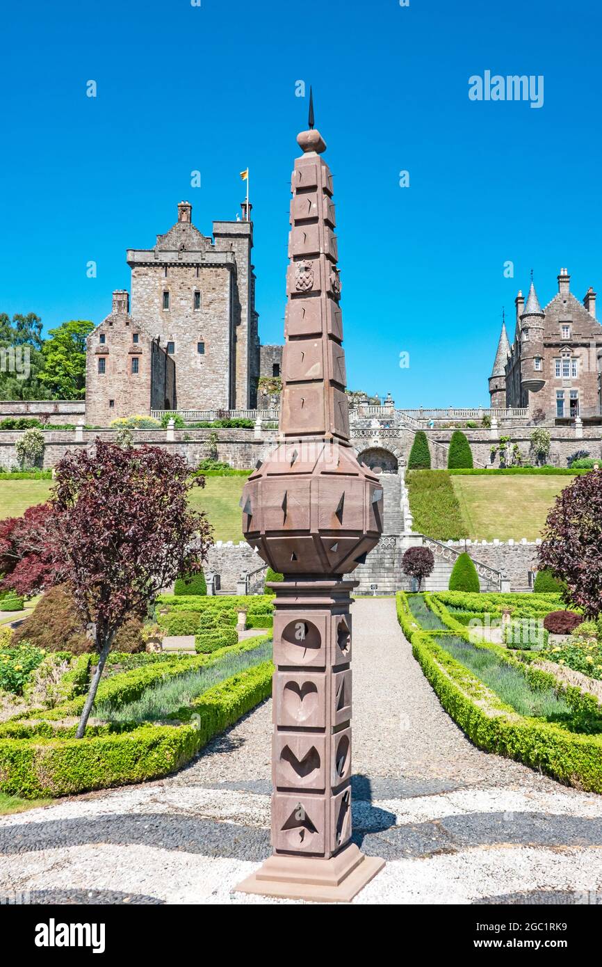 John Mylne's Sundial en Drummond Castle Gardens Muthill Crief Perth y Kinross Escocia Reino Unido Foto de stock