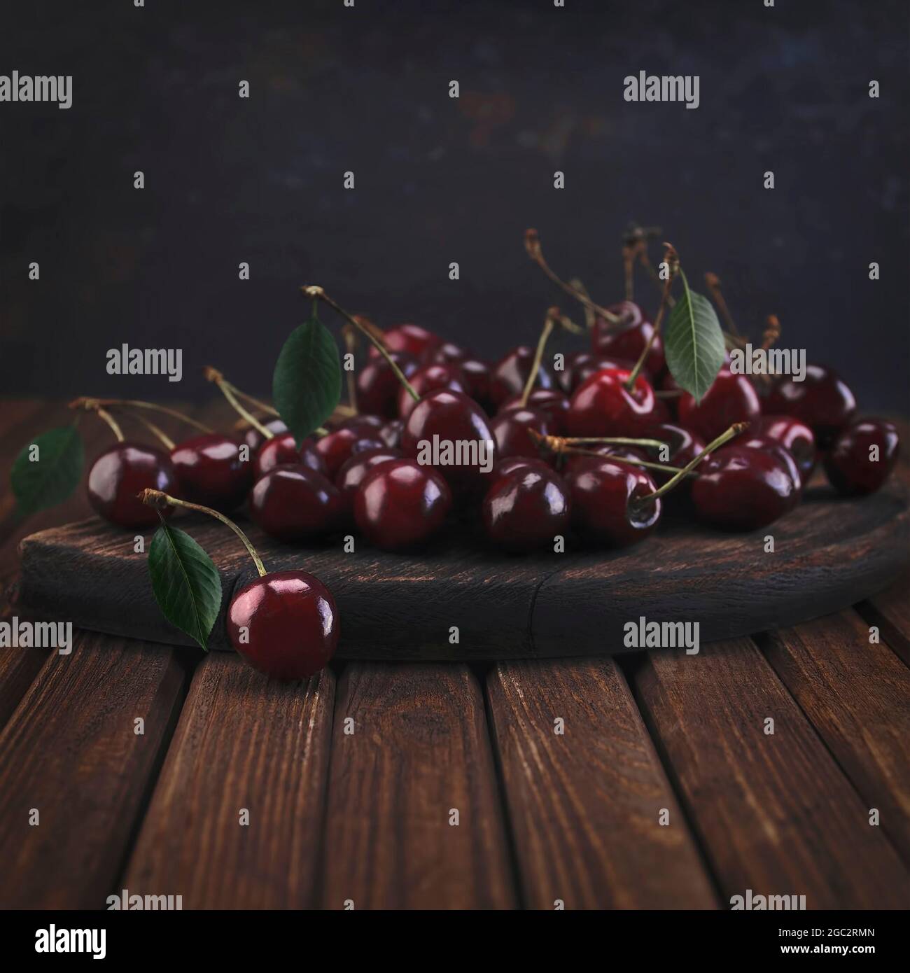 Tablas de picar con frutas fotografías e imágenes de alta resolución - Alamy