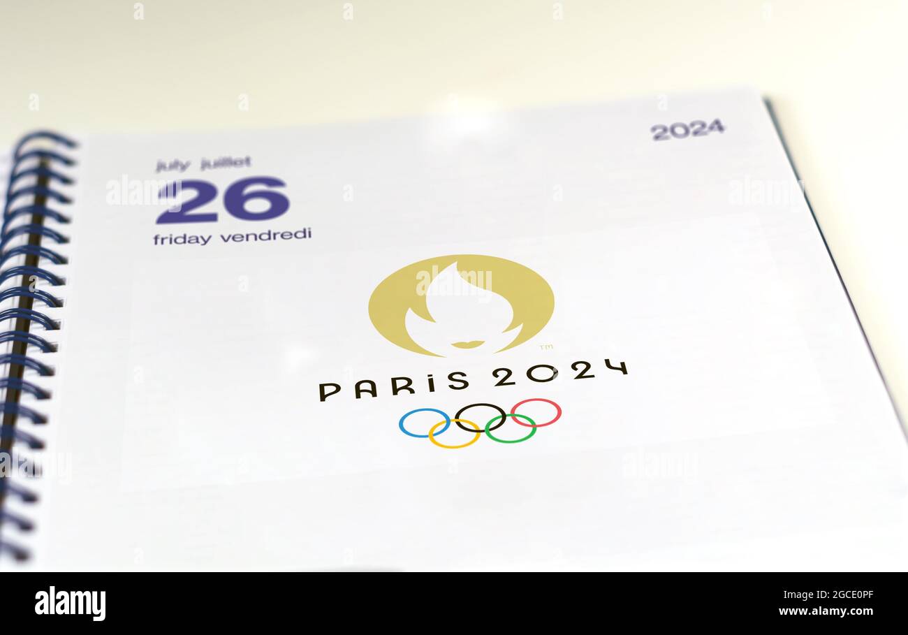 París, Francia, 2021 de agosto Una agenda abierta en la página del 26