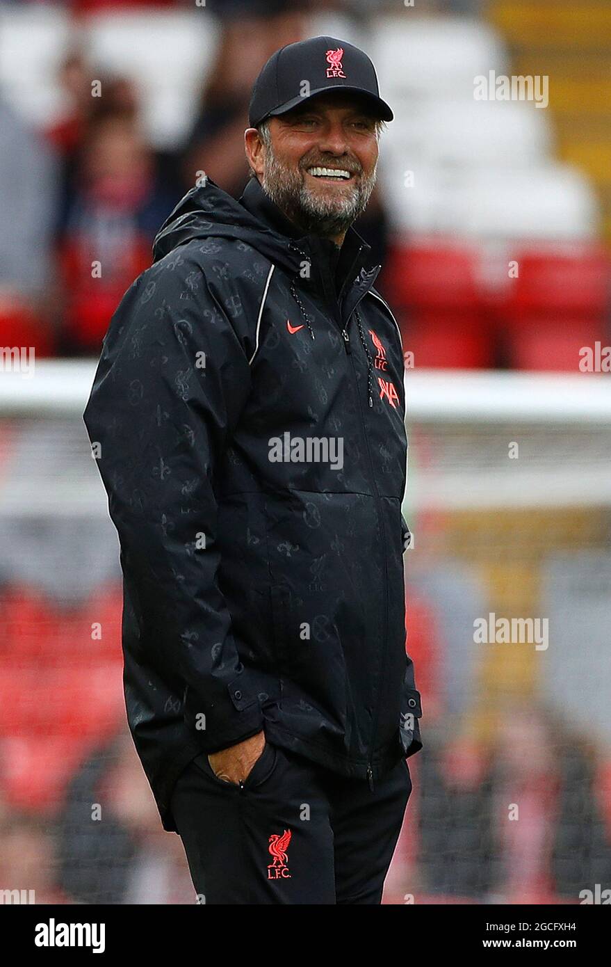 Liverpool, Inglaterra, 8th de agosto de 2021. Jurgen Klopp, gerente de Liverpool, sonríe antes del partido amistoso de la Pre-Temporada en Anfield, Liverpool. El crédito de la foto debe ser: Darren Staples / Sportimage Foto de stock