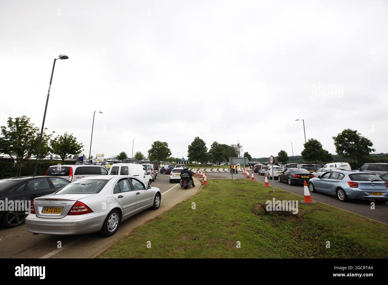 Colas para los aparcamientos. Gran Premio de Gran Bretaña, domingo 8th de julio de 2012. Silverstone, Inglaterra. Foto de stock