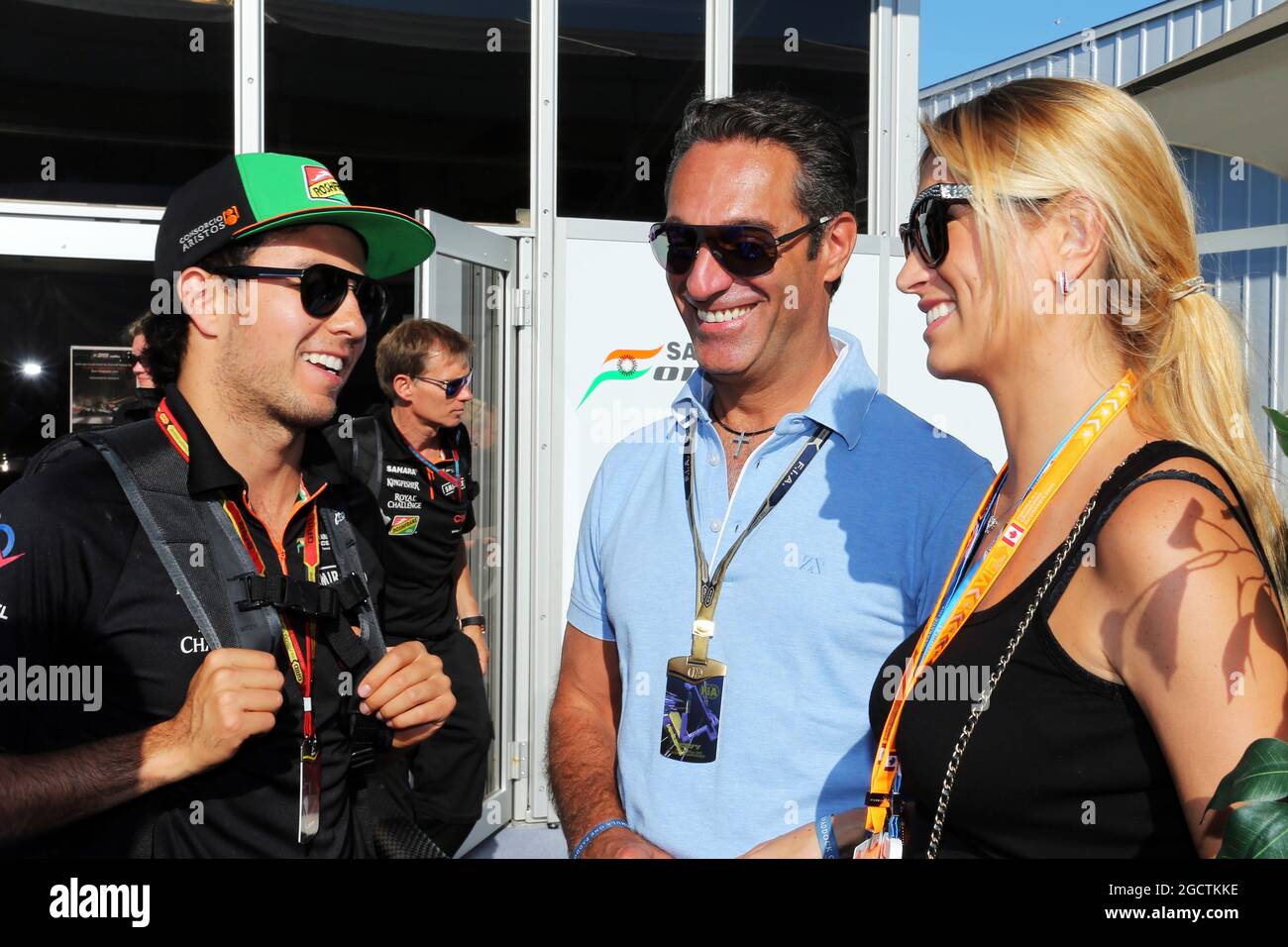 De L a R): Sergio Pérez (MEX) Sahara Force India F1 con Carlos Slim Domit  (MEX) Empresario y su esposa María Elena Torruco (MEX). Gran Premio de  Canadá, sábado 7th de junio