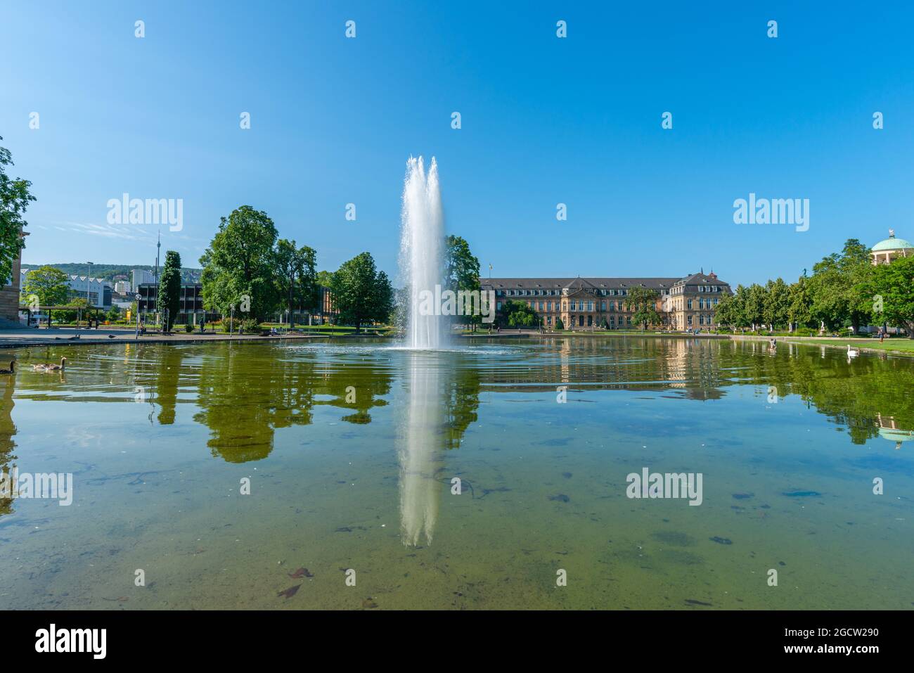 Palacio Neues Schloss con la fuente Eckensee en el schlossgarten, Stuttgart, Baden-Württemberg, Alemania del Sur, Europa Foto de stock