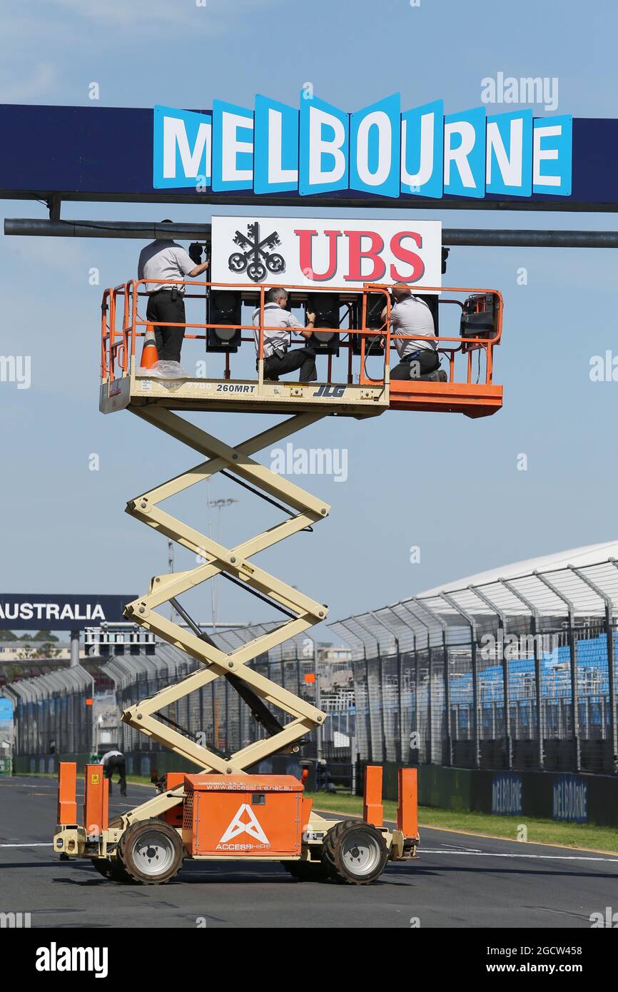 Preparación del circuito. Gran Premio de Australia, miércoles 11th de marzo de 2015. Albert Park, Melbourne, Australia. Foto de stock