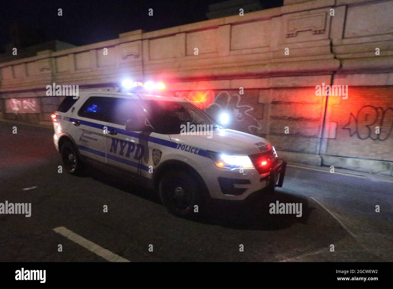Luces de coche de policía fotografías e imágenes de alta resolución - Alamy