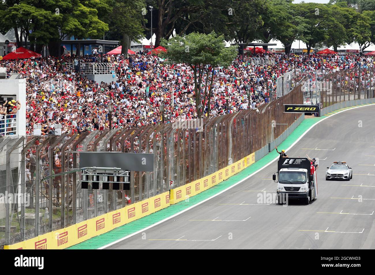 El desfile de los conductores. Gran Premio de Brasil, domingo 15th de noviembre de 2015. Sao Paulo, Brasil. Foto de stock