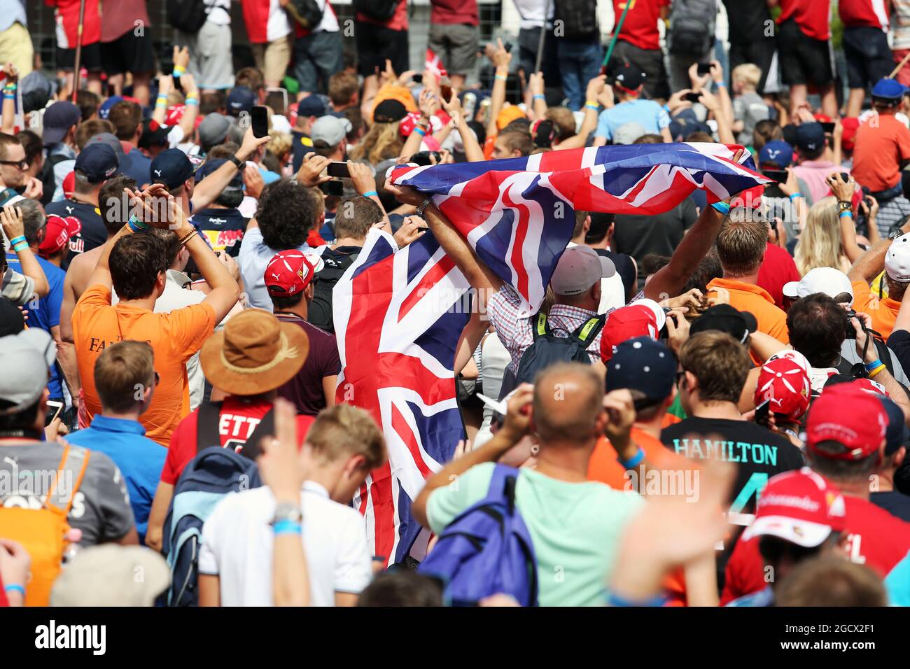 Fans en el podio. Gran Premio de Alemania, domingo 31st de julio de 2016. Hockenheim, Alemania. Foto de stock