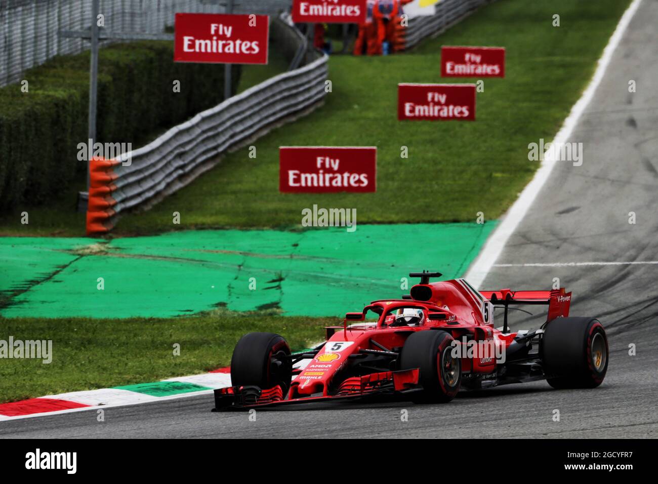 Sebastian Vettel (GER) Ferrari SF71H con un ala delantera rota al comienzo  de la carrera. Gran Premio de Italia, domingo 2nd de septiembre de 2018.  Monza Italia Fotografía de stock - Alamy
