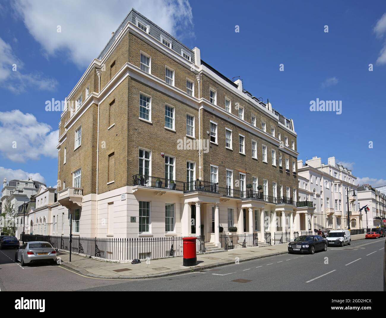 Belgravia, Londres, Reino Unido. Casas en el lado norte de Eaton Place. Es una de las propiedades más caras de Londres. Parte de la finca Grosvenor. Foto de stock