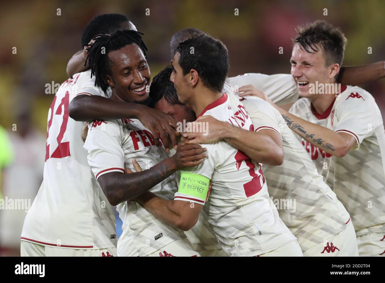Mónaco, Mónaco, 10th de agosto de 2021. Gelson Martins de AS Monaco celebra con sus compañeros de equipo después de marcar para dar al lado una ventaja de 1-0 durante el partido de la Liga de Campeones de la UEFA en el Stade Louis II, Mónaco. El crédito de la foto debe decir: Jonathan Moscrop / Sportimage Foto de stock