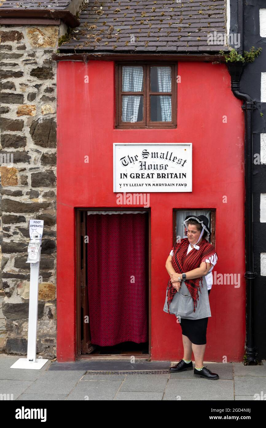 La casa más pequeña de Gran Bretaña en Colwyn al norte de Gales Foto de stock